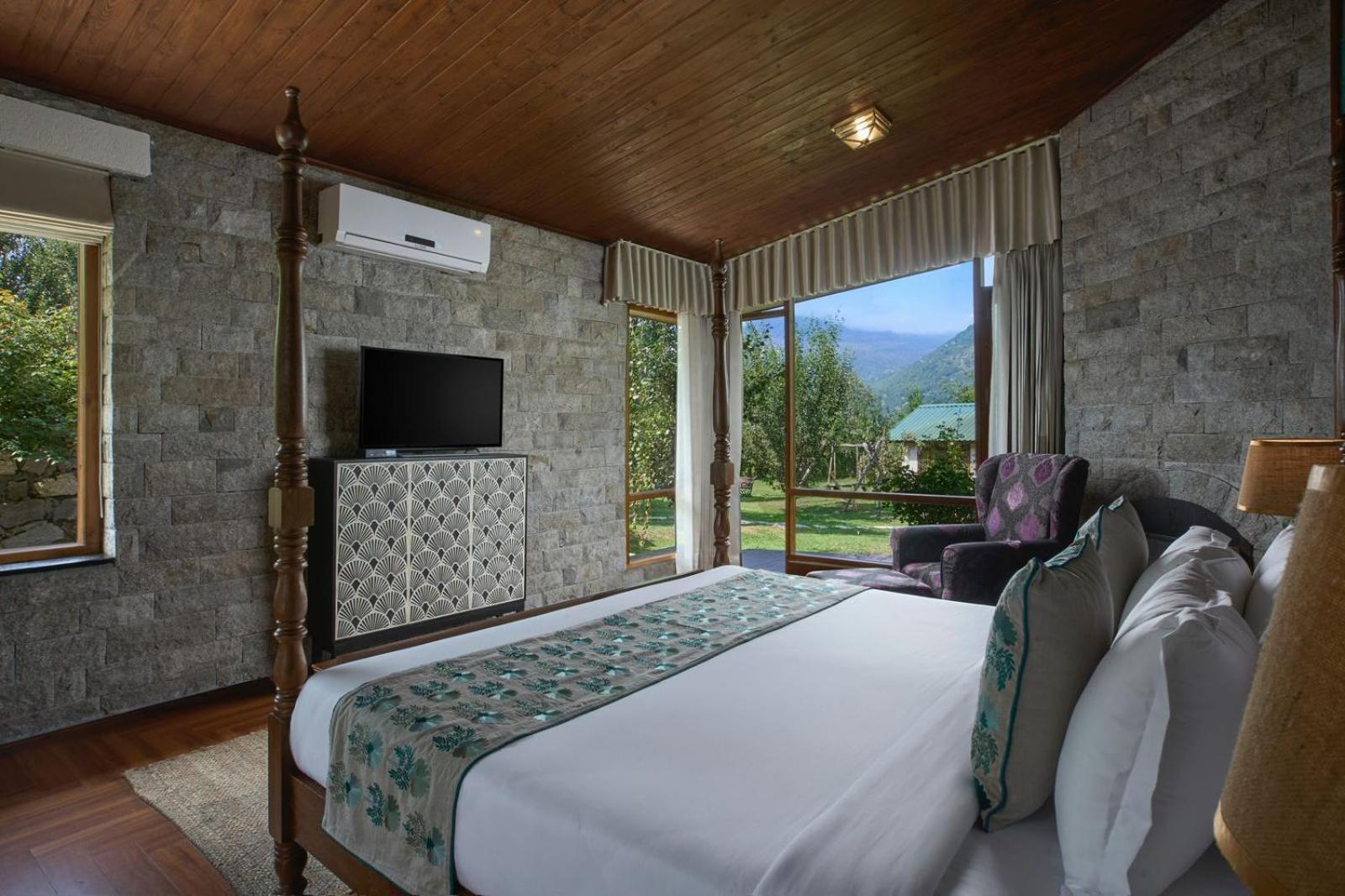 Deluxe Garden & Mountain View